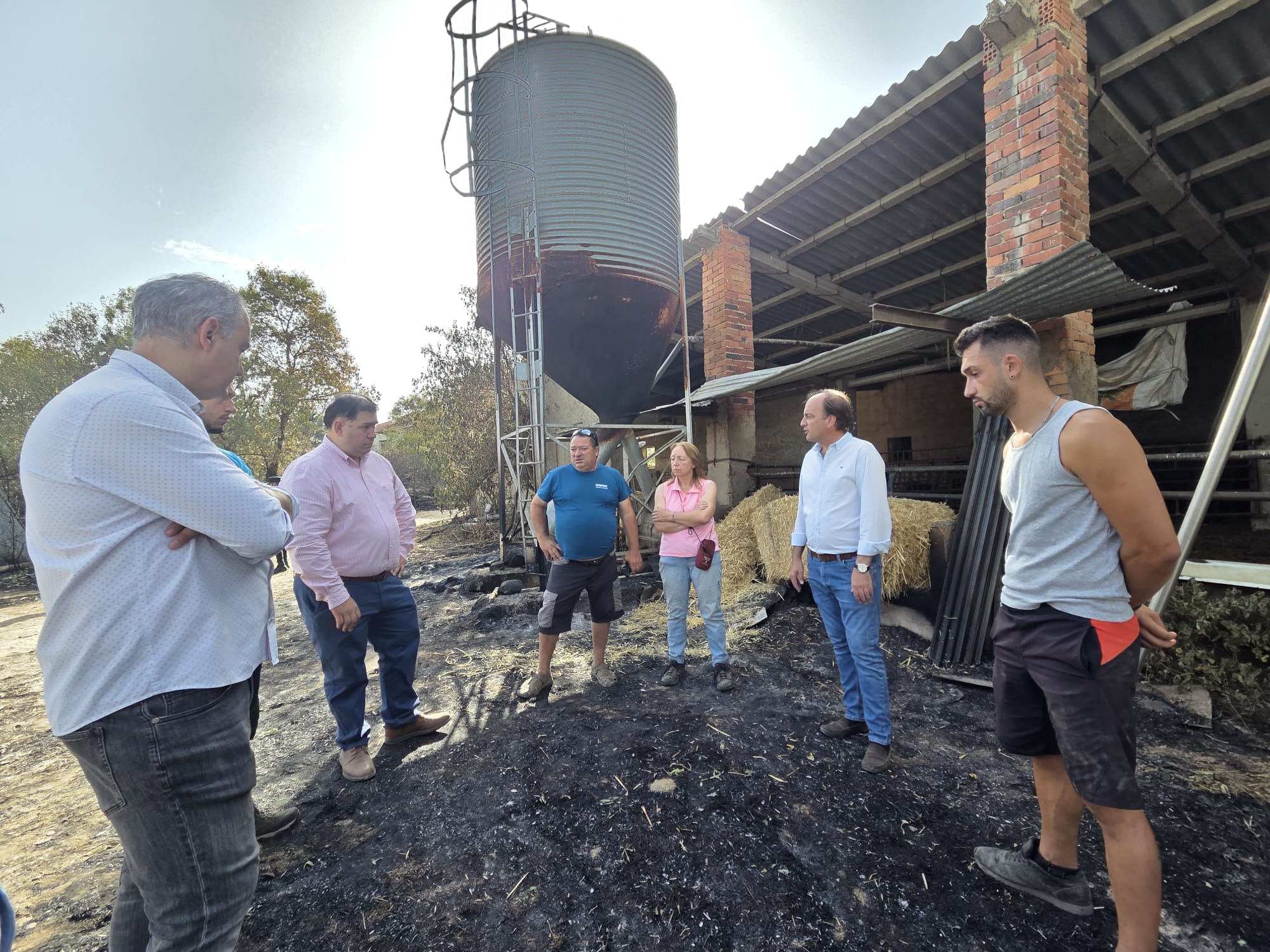 Cuando arde el monte, el ganadero también entra en emergencia